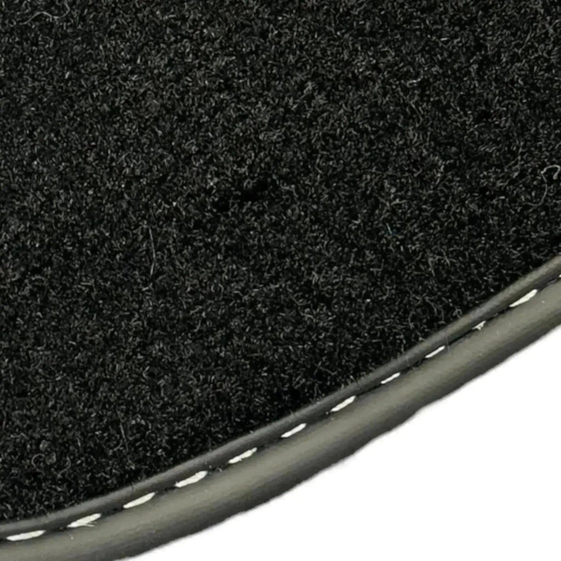 Black Floor Mats for Toyota Verso (2009-2013) - AutoWin