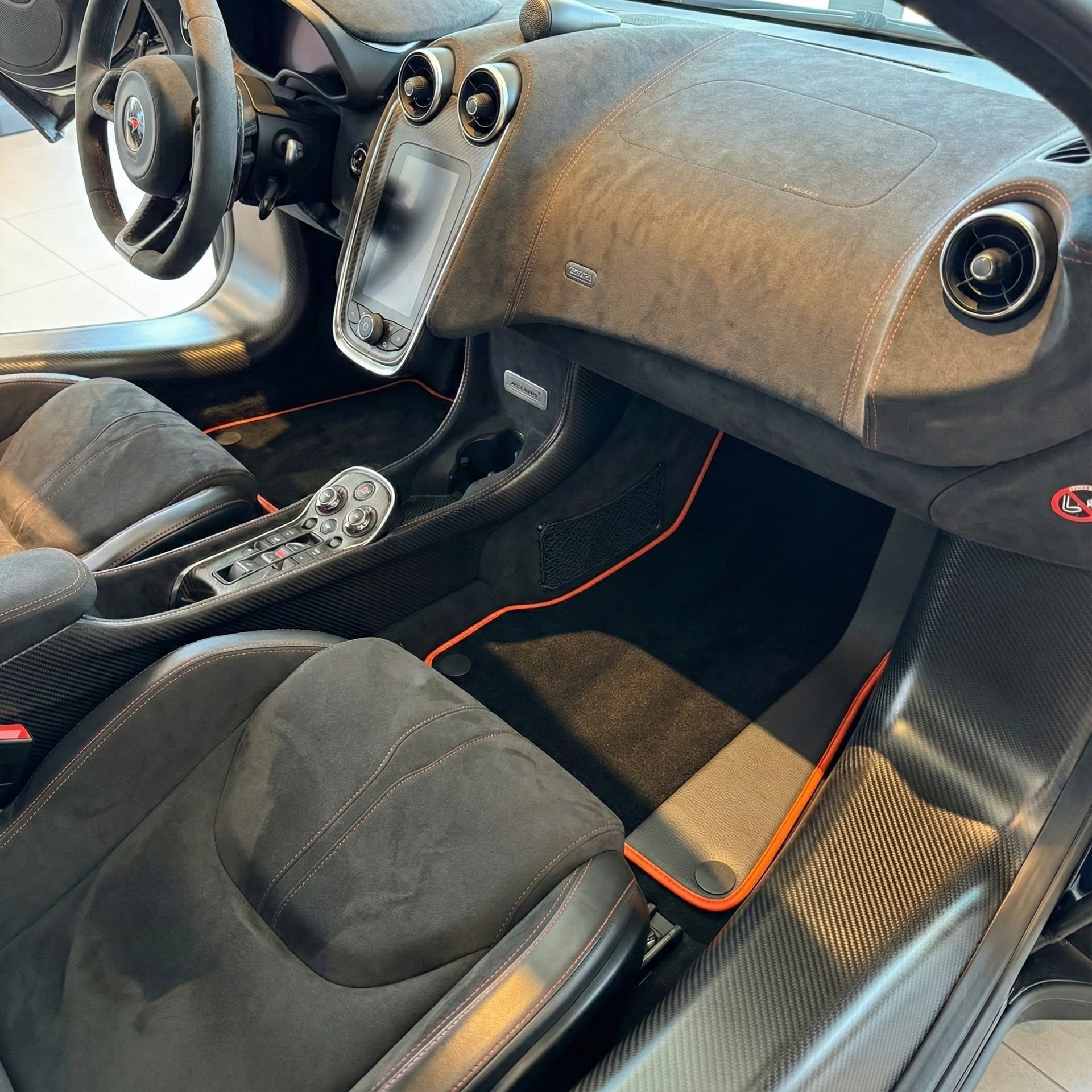 Alfombrillas negras para coche para McLaren 600 LT (2018-2020) con cuero naranja - AutoWin