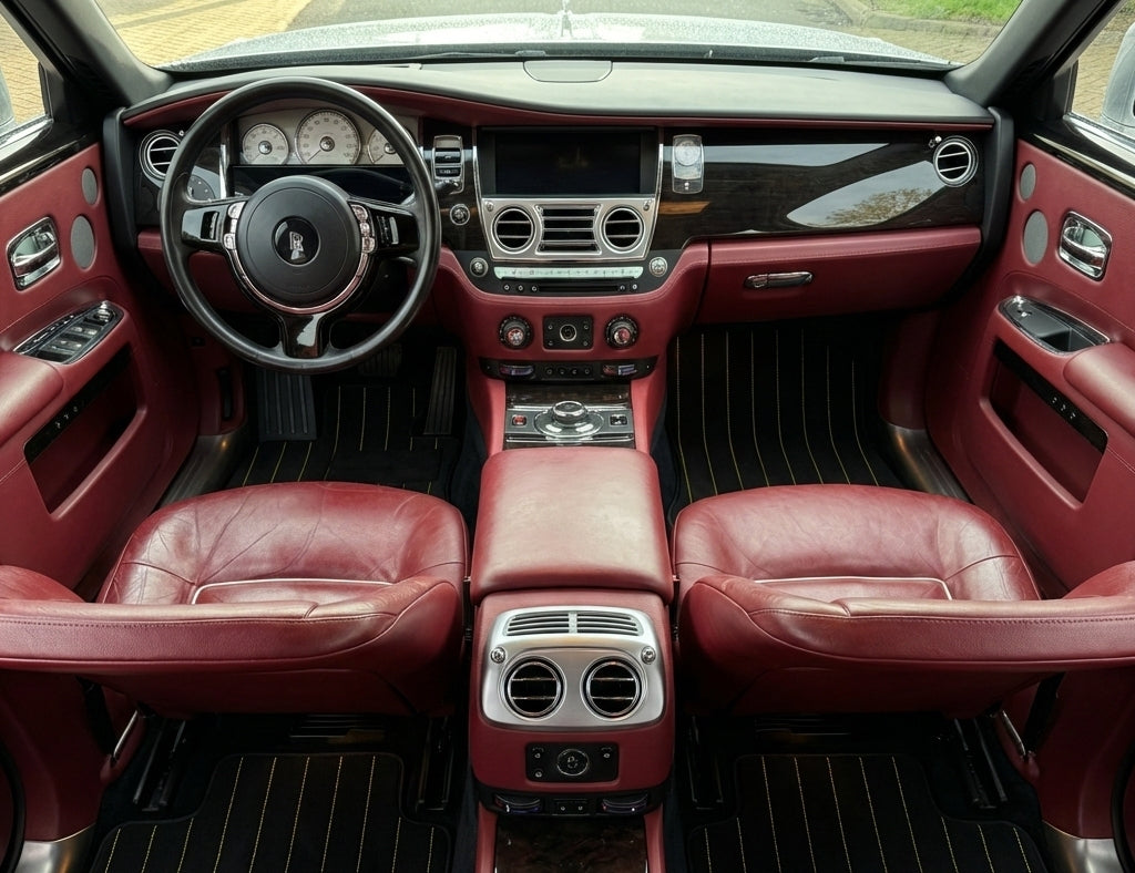 Customizable Leather Floor Mats with Single Diamond Pattern for Rolls Royce Ghost Series II (2021–2024) - AutoWin