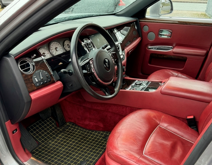 Alfombrillas de coche de cuero personalizables con patrón hexagonal vertical para Rolls Royce Ghost Series II (2021–2024) - AutoWin