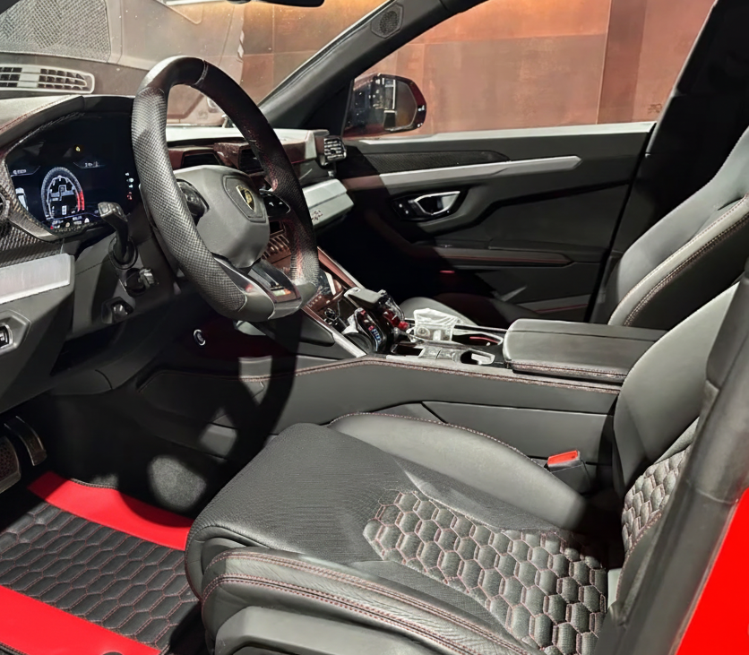 Revestimientos de piso para Lamborghini Urus