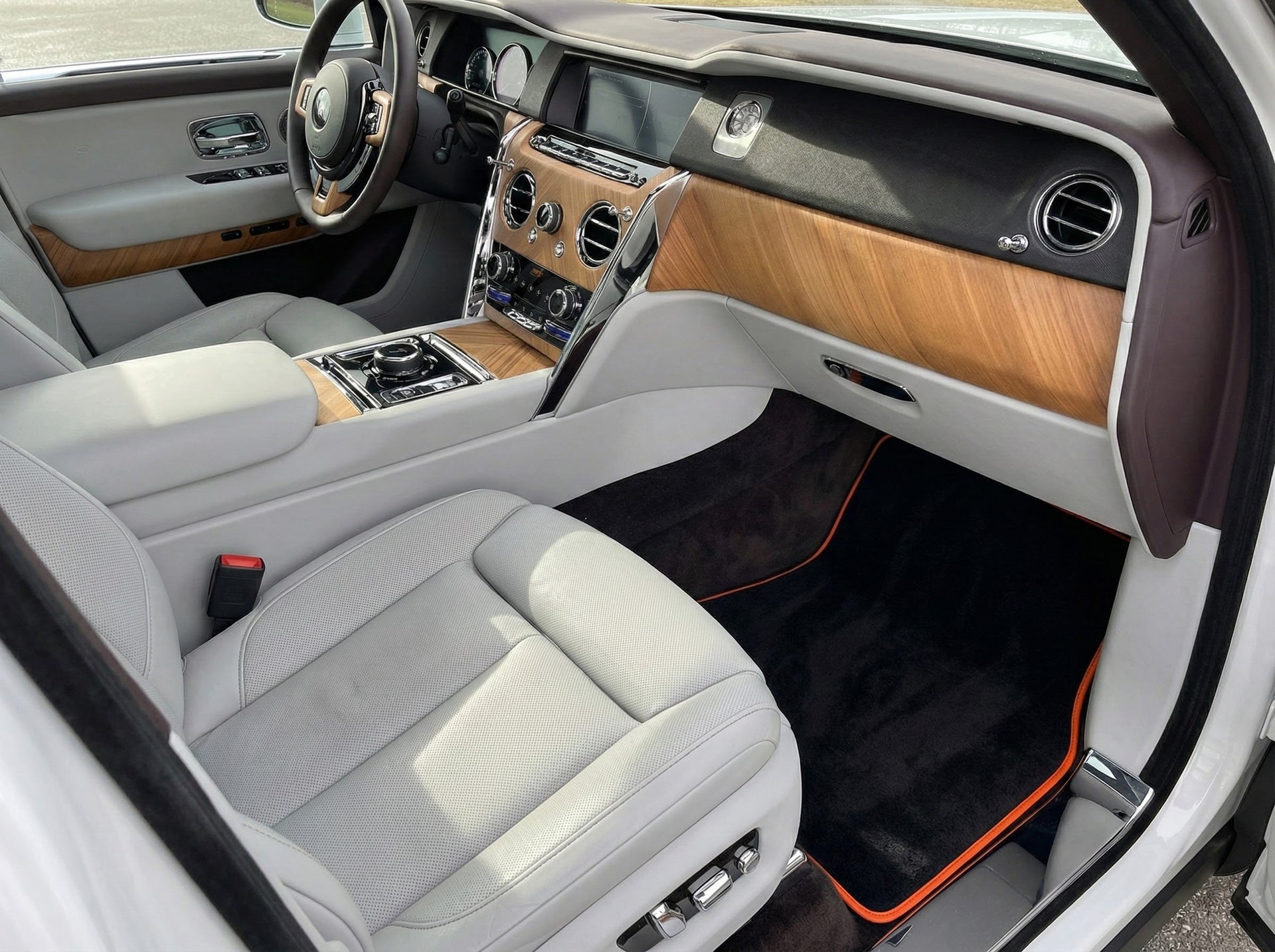 Rosa Schaffell-Fußmatten für Rolls Royce Cullinan Er56 Design Marke - ER56 Design