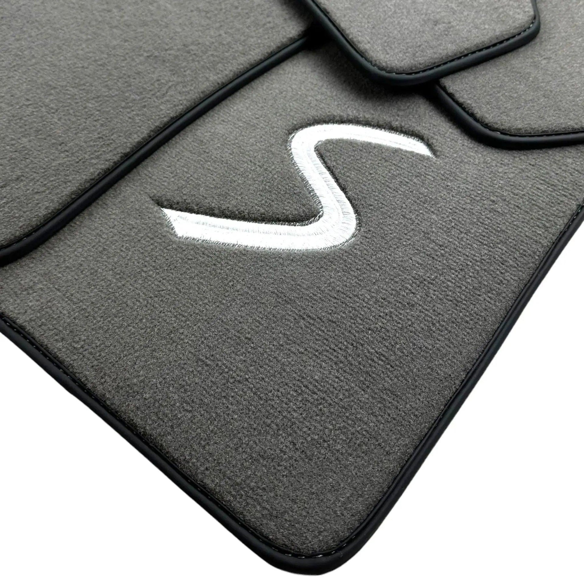 Grey Floor Mats for Mini Clubman F54 (2015-2019) - AutoWin