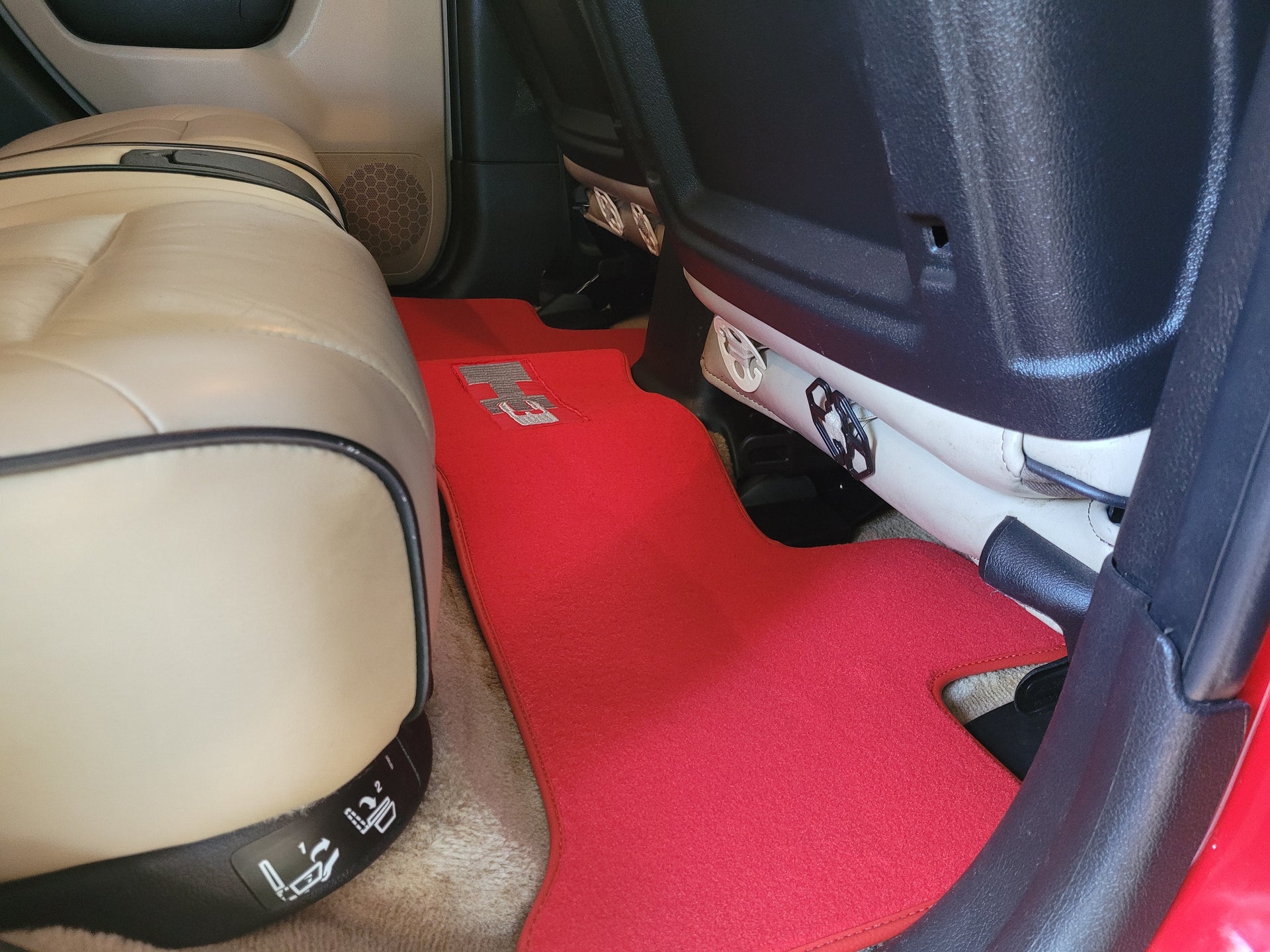 Floor Mats For Hummer H3 2005-2010 Tailored Red Color Carpets