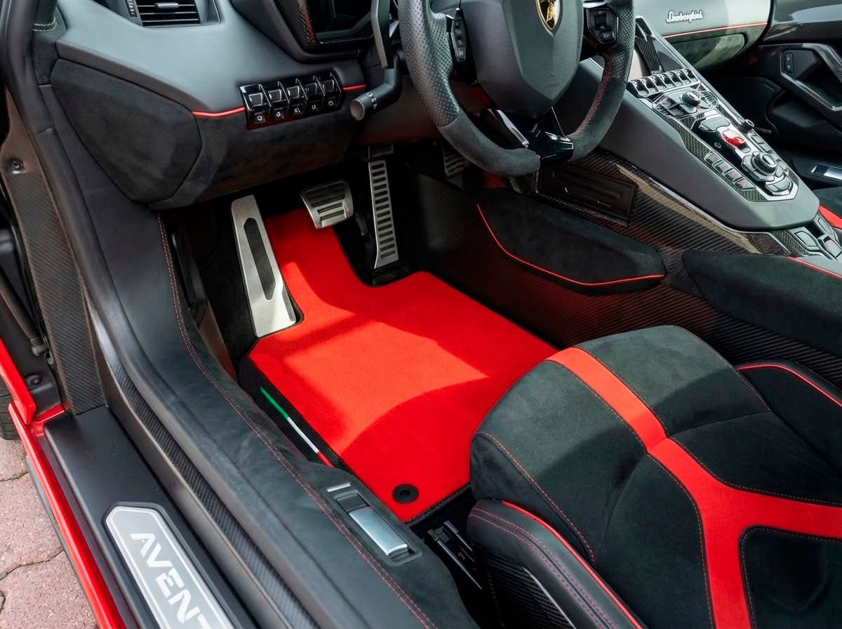 Tappetini per auto in fibra di carbonio personalizzabili per Lamborghini Aventador - AutoWin.EU