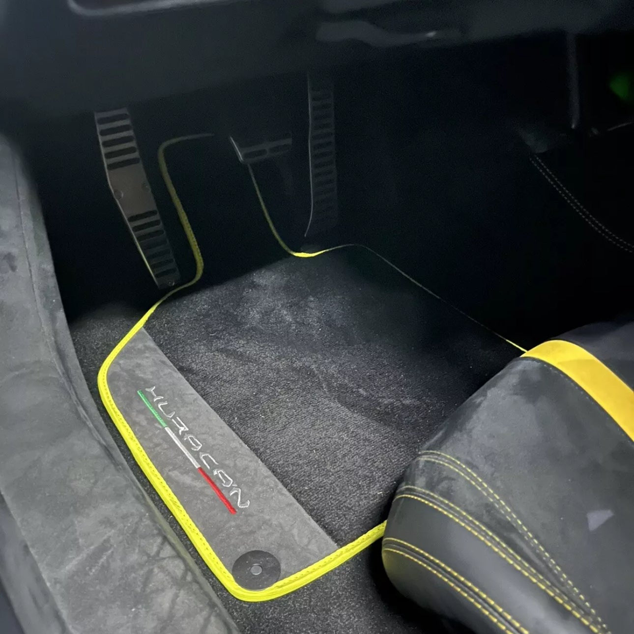 Black Floor Mats for Lamborghini Huracan With Alcantara Leather Yellow Trim