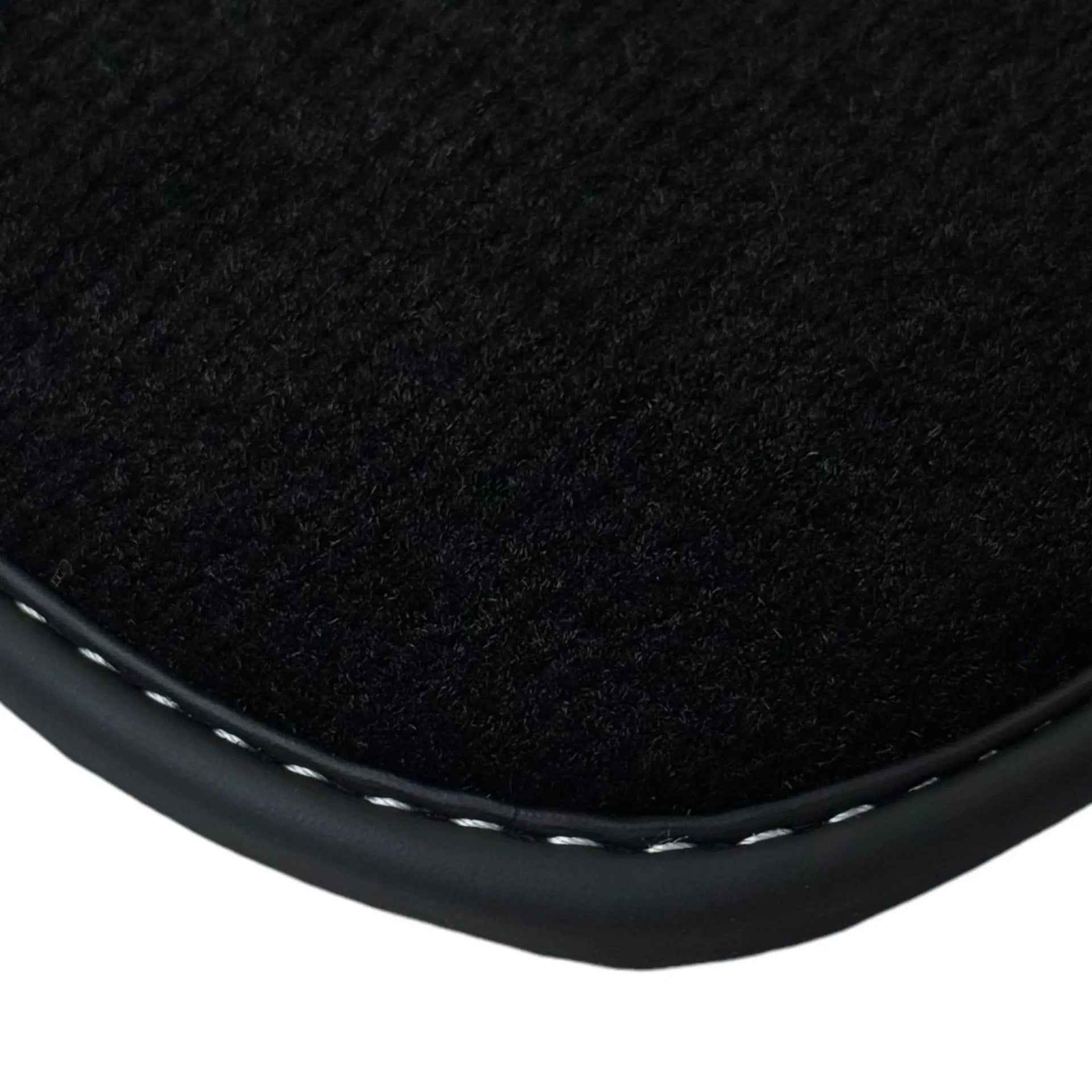 Black Floor Mats for Isuzu Jimny (2018-2024) - AutoWin
