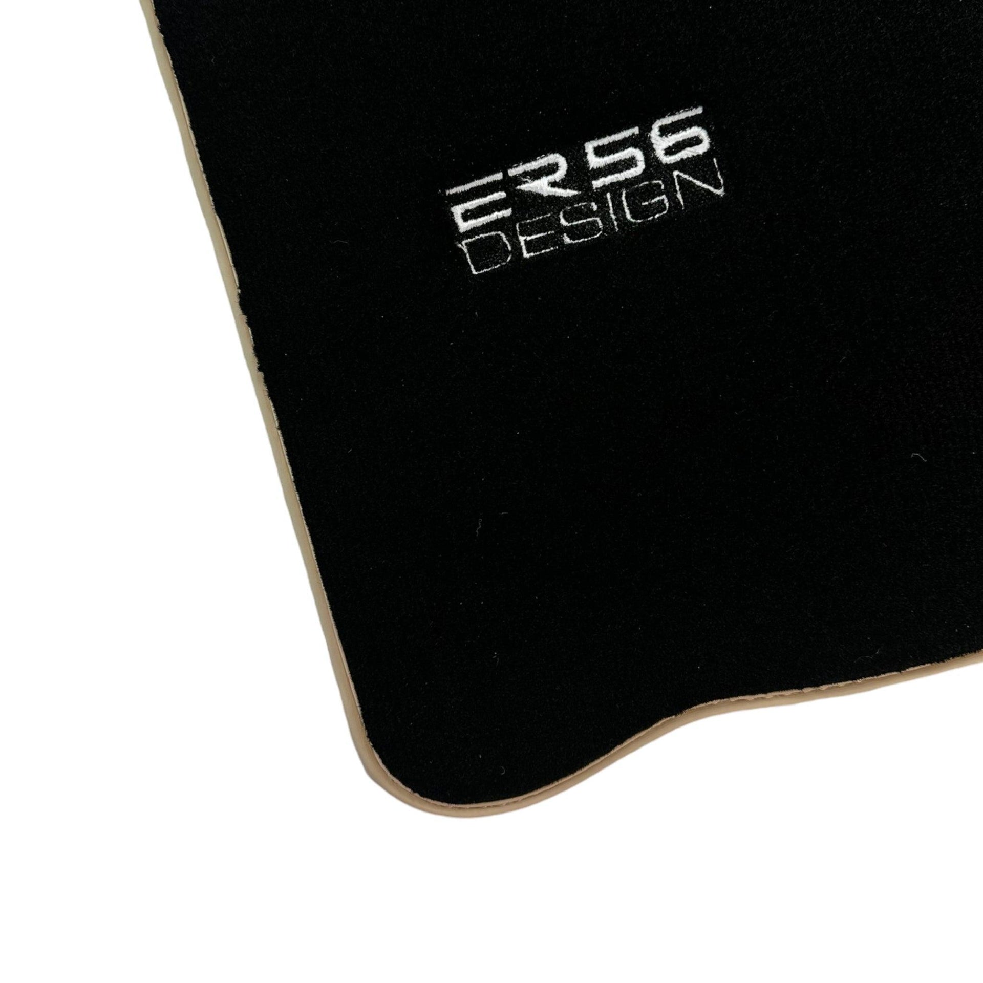 Black Floor Mats For Mitsubishi Pajero Sport (1996-2006) ER56 Design - AutoWin