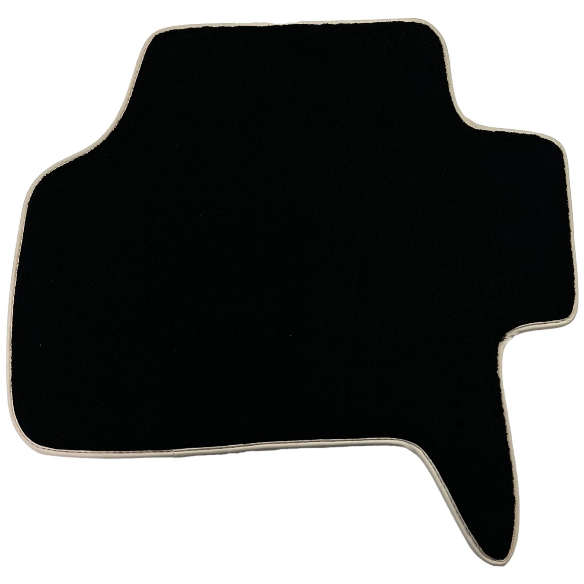 Black Floor Mats For Mitsubishi Pajero Sport (2009-2015) ER56 Design - AutoWin