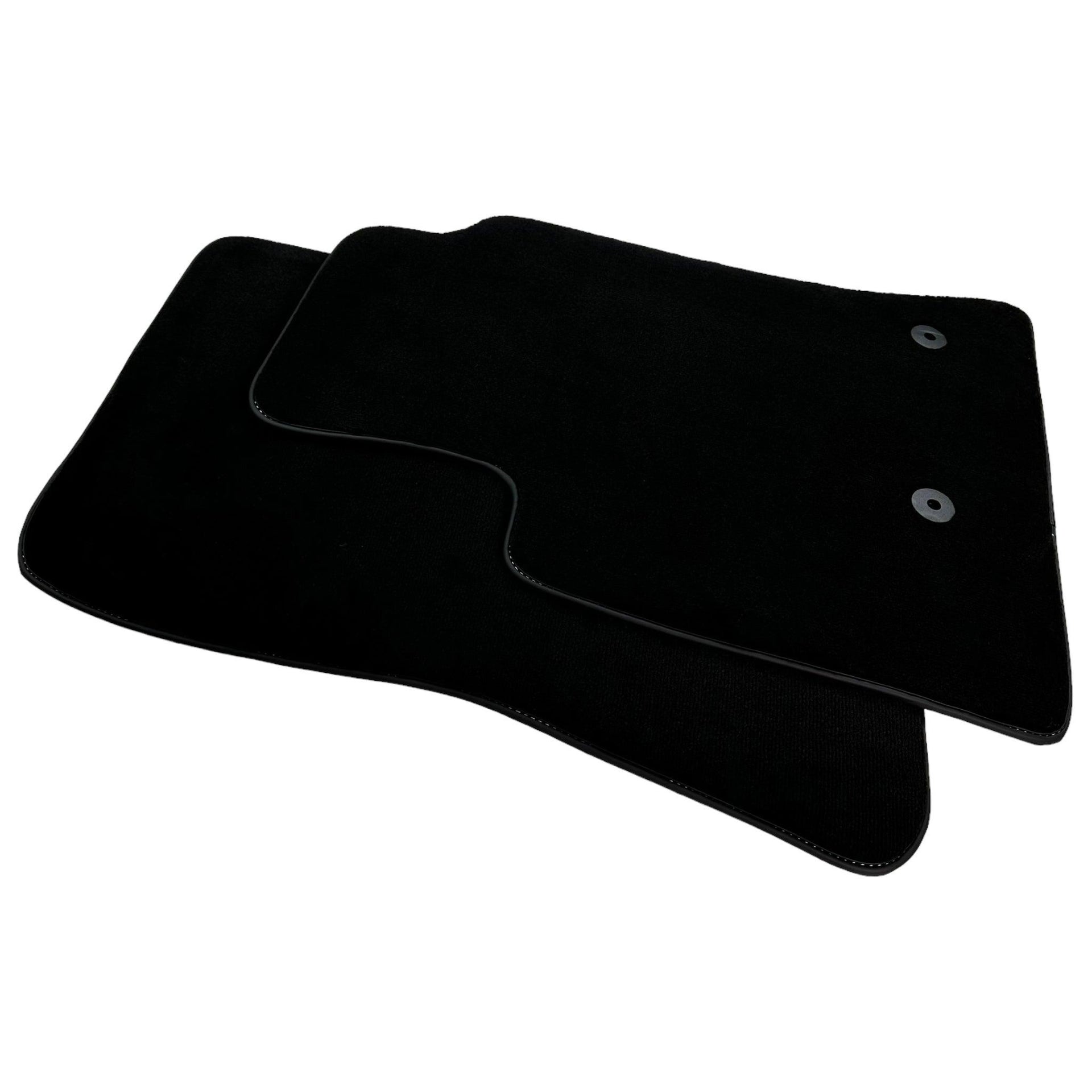 Black Floor Mats For Mitsubishi Pajero V80 (2006-2011) - AutoWin