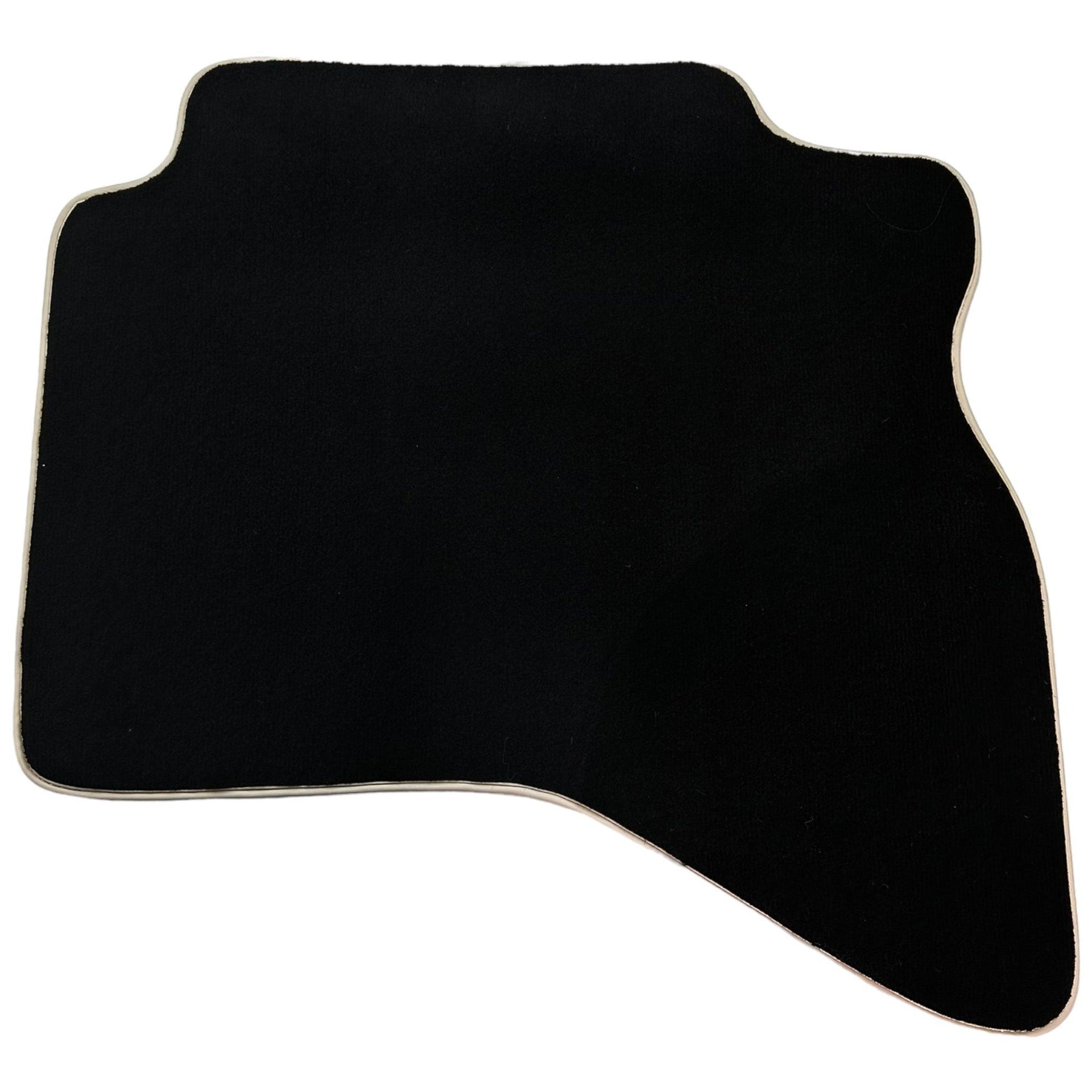 Black Floor Mats For Mitsubishi Pajero Sport (1996-2006) - AutoWin