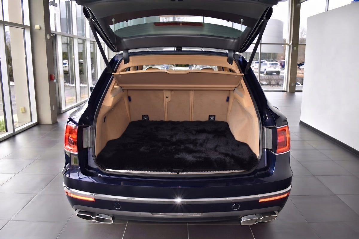 Dunkelgraue Schaffell-Fußmatten für die Marke Bentley Bentayga Design