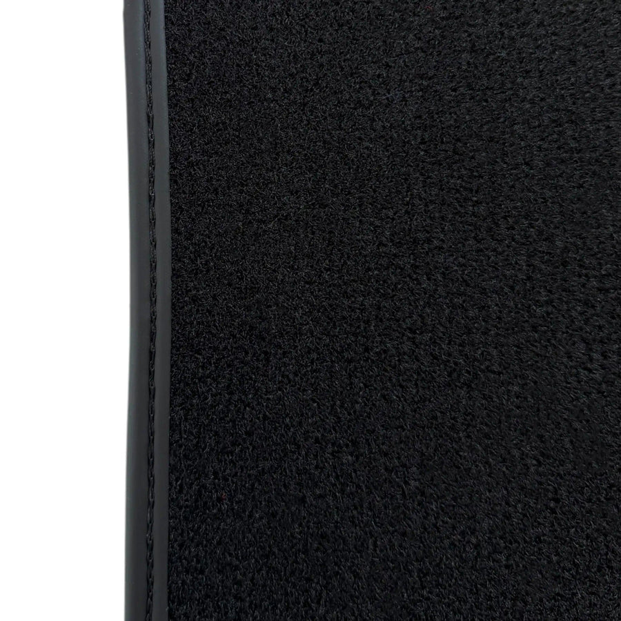 Black Floor Mats for BMW 1 Series F70 | Green Leather Borders