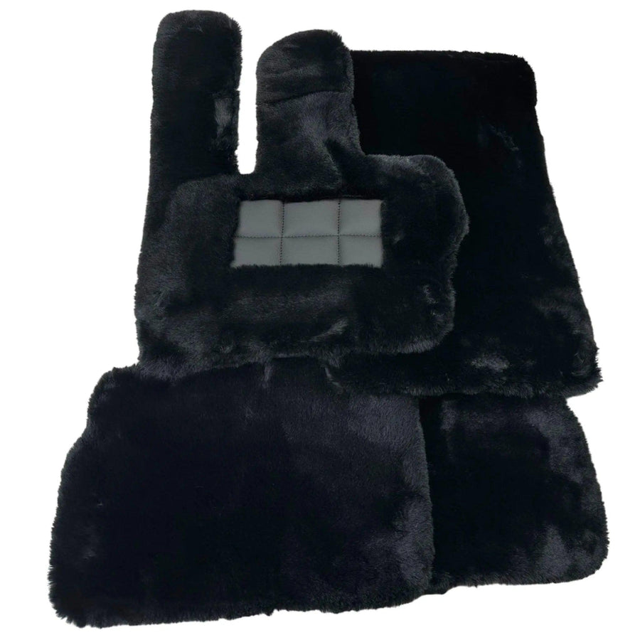 Black Sheepskin Floor Mats For Mercedes Benz B-Class T245 (2005-2011) | ER56 Design - AutoWin