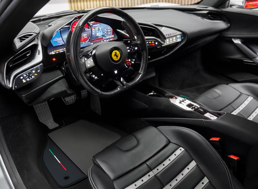 Tappetini Grigi per Ferrari SF90 Stradale (2019-2024) in