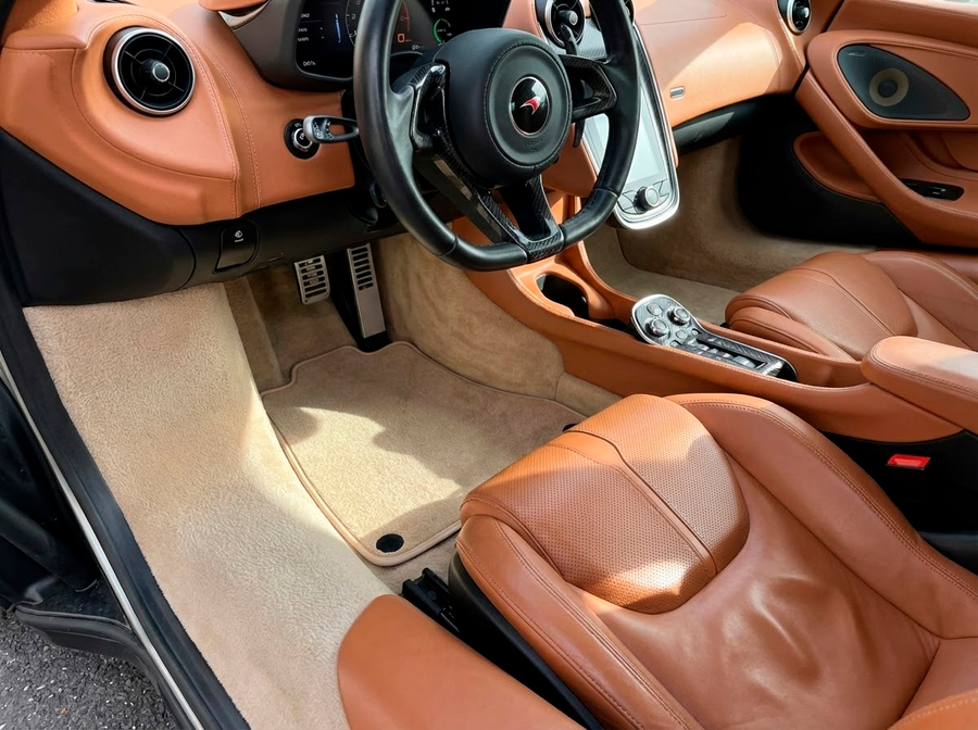 Autofußmatten Für McLaren 570S (2015-2021) Beige Maßgeschneiderte Teppiche Set AutoWin