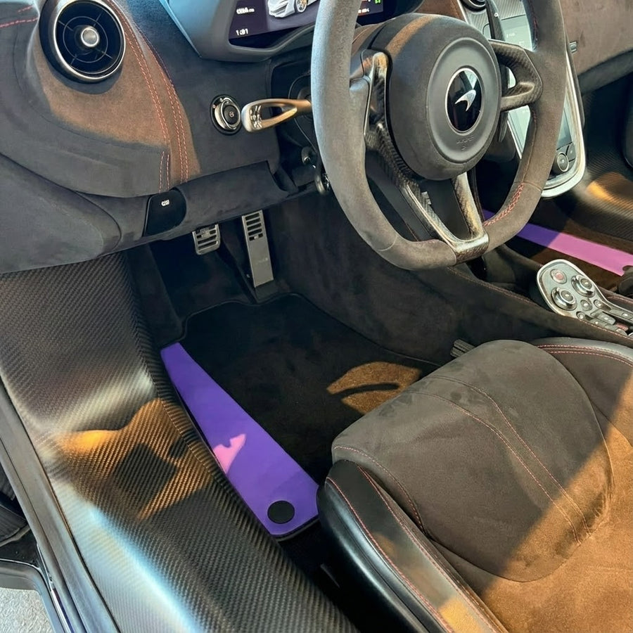 Lila Leder Schwarze Autofußmatten für McLaren 600 LT (2018-2020) | Schwarze Einfassung