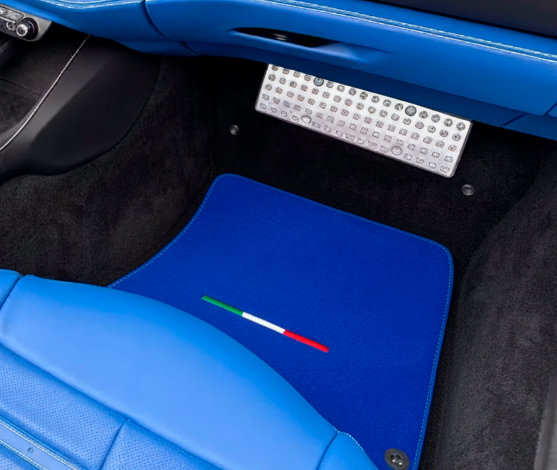 Tapis de voiture bleus pour Ferrari Roma (2021-2024) Édition