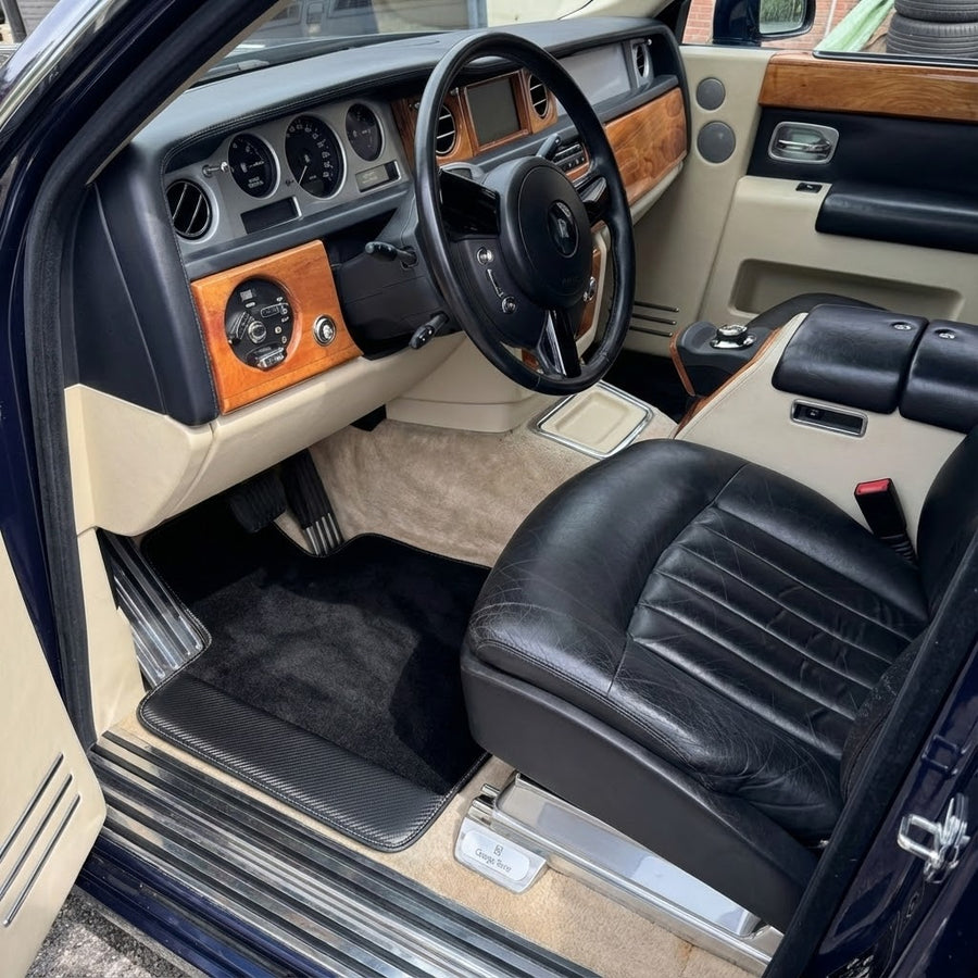 Maßgeschneiderte Fußmatten für Rolls Royce Phantom Sedan (2003-2016) mit Carbonfaser-Leder