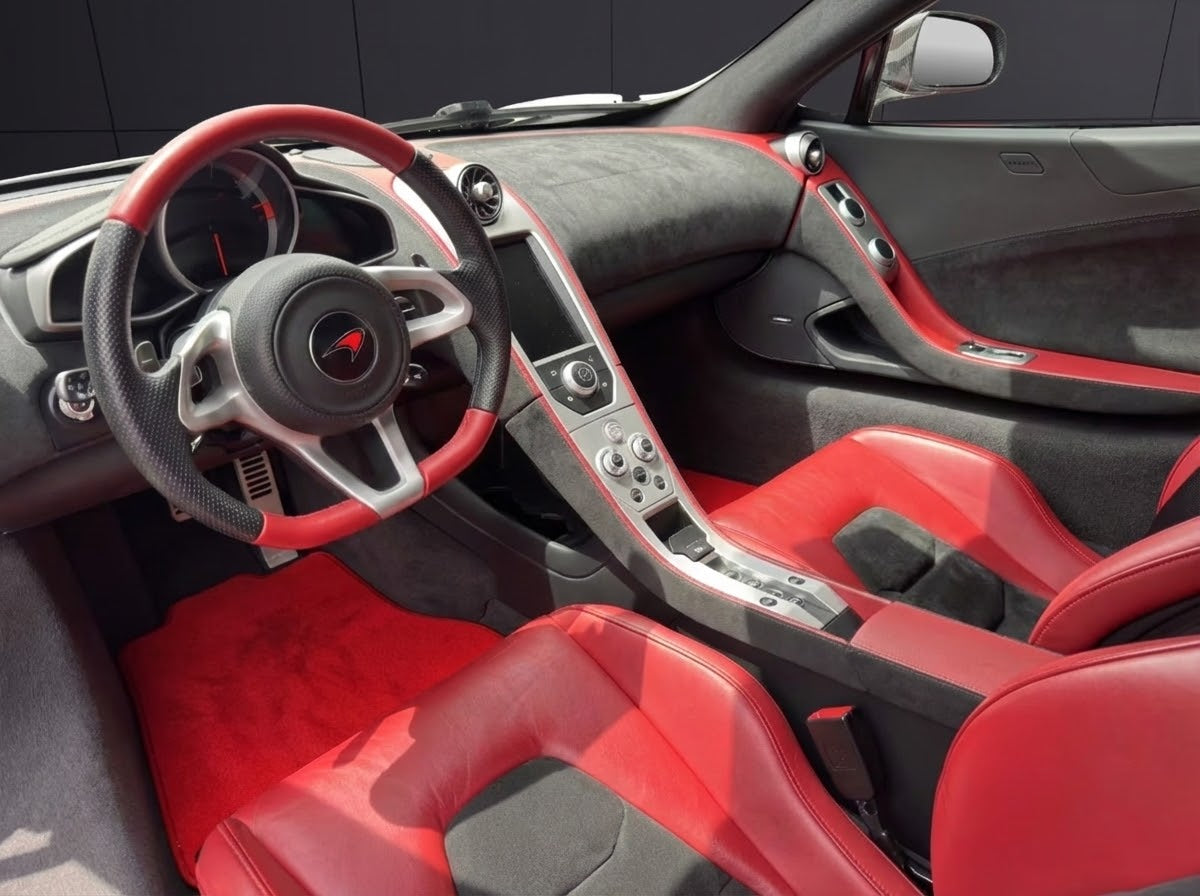 Fußmatten für McLaren 720S Red Tailored Carpets Set AutoWin
