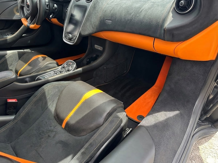 Alfombrillas de coche negras para McLaren 570S (2015-2021) con cuero Alcantara naranja