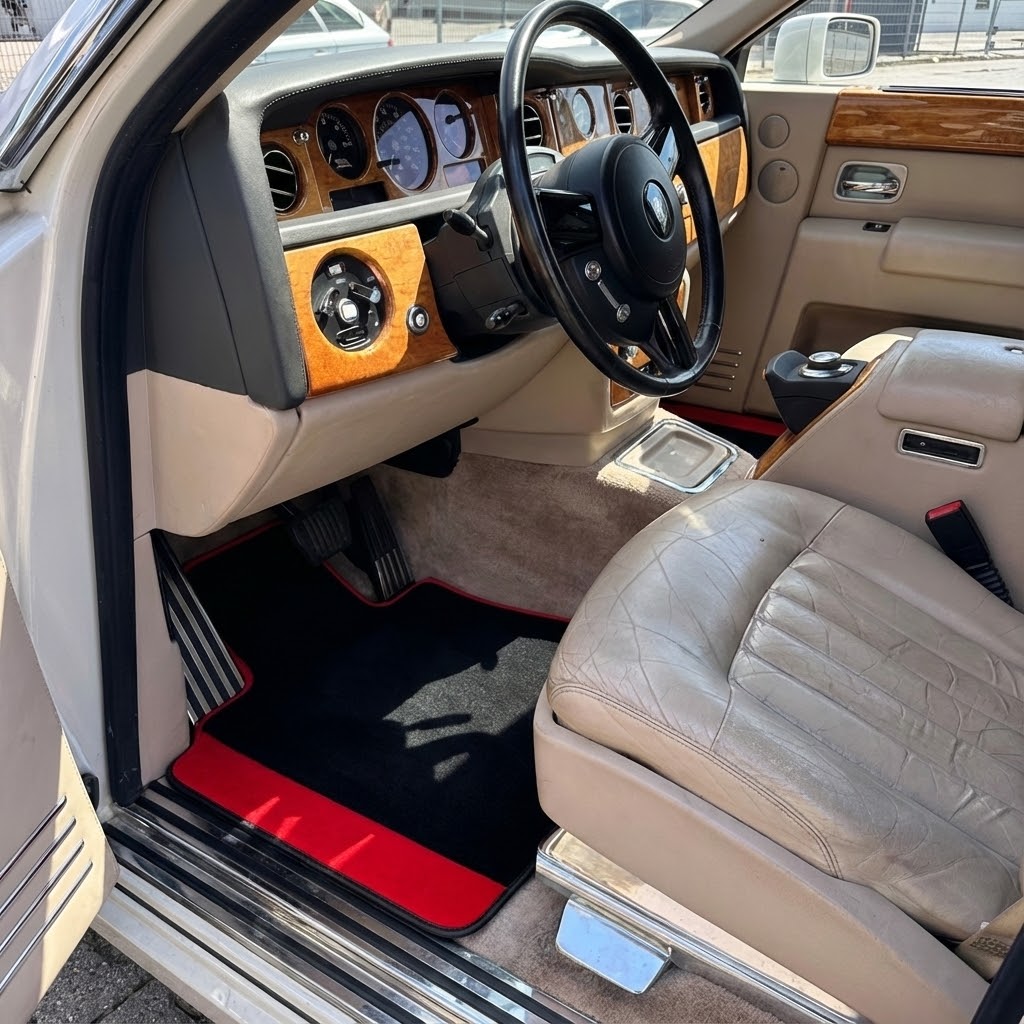 Tapis de voiture personnalisés pour Rolls Royce Phantom Sedan (2003-2016) avec Alcantara Rouge