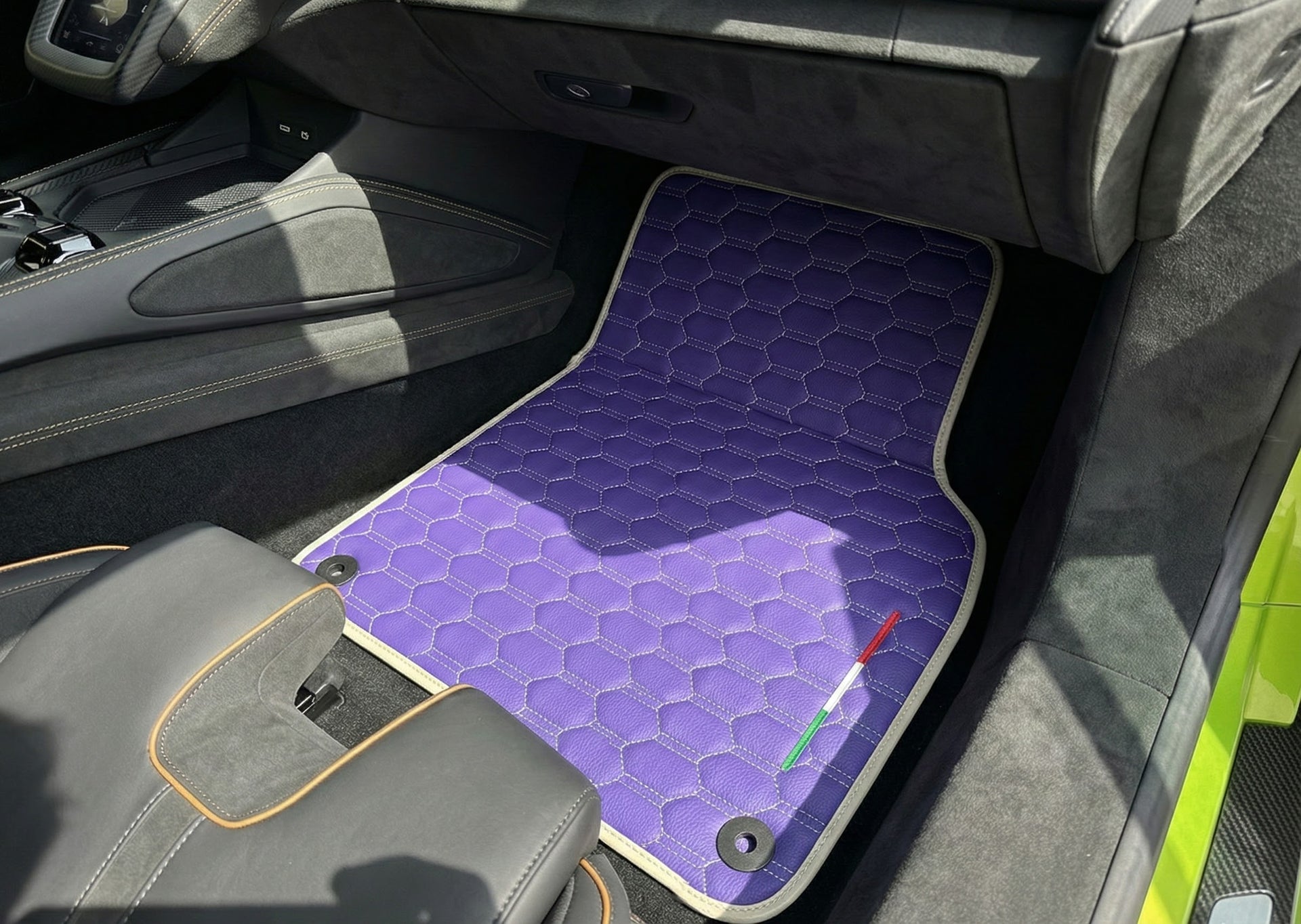 Customizable Leather Floor Mats with Line Pattern for Lamborghini Temerario (2025-2026) - AutoWin