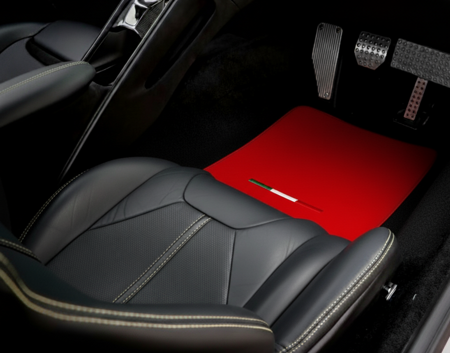 Tapis de voiture rouges pour Ferrari Roma (2021-2024)