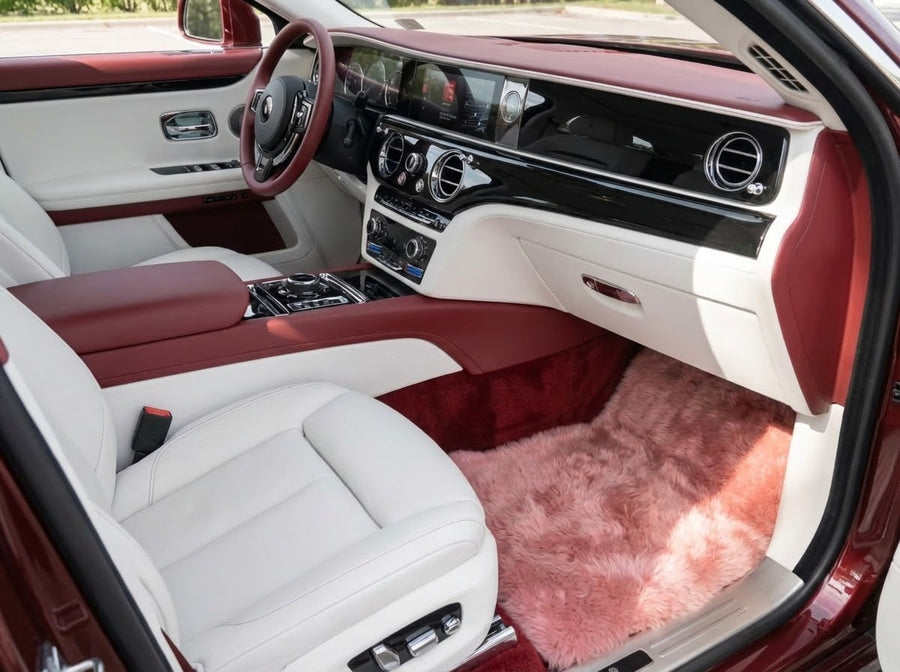 Rosa Schaffell-Fußmatten für Rolls Royce Spectre (2023–2024) Designmarke