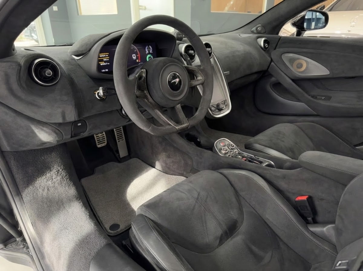 Tappeti per auto per McLaren 600LT (2018-2020) Set di moquette su misura grigia AutoWin