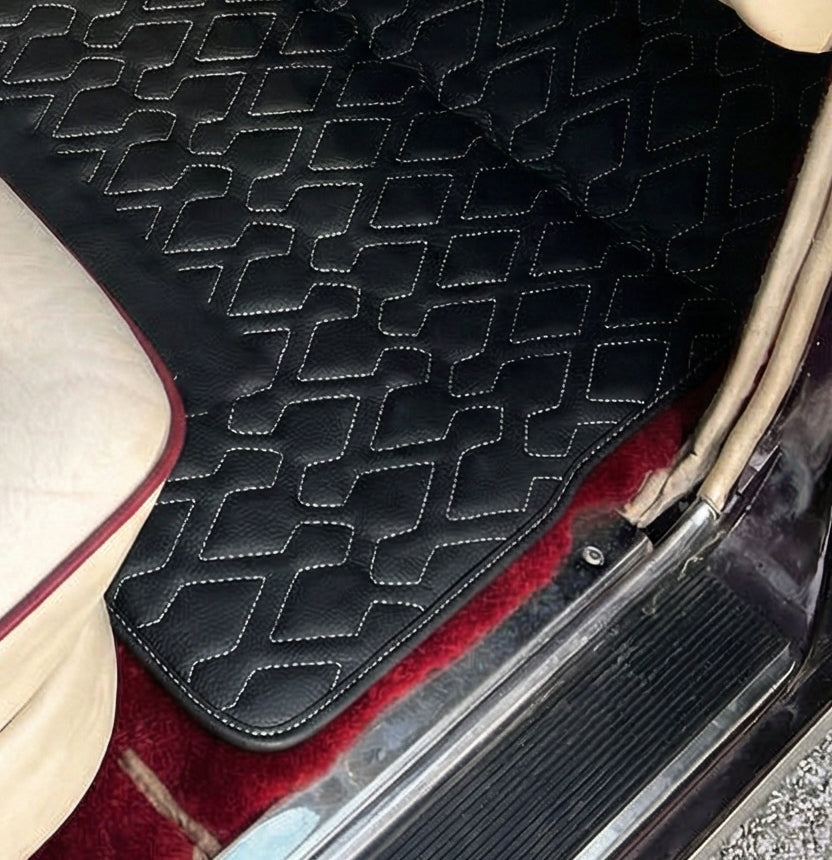 Maßgefertigte schwarze Lederfußmatten für Rolls-Royce Shadow (1965-1977)