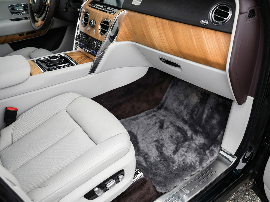 Graue Schaffell-Fußmatten für Rolls Royce Cullinan Rr31 2018-2025 Er56 Design Marke