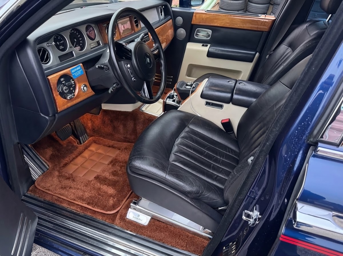 Braune Schaffell-Fußmatten für Rolls Royce Phantom 2003–2016 Er56 Designmarke