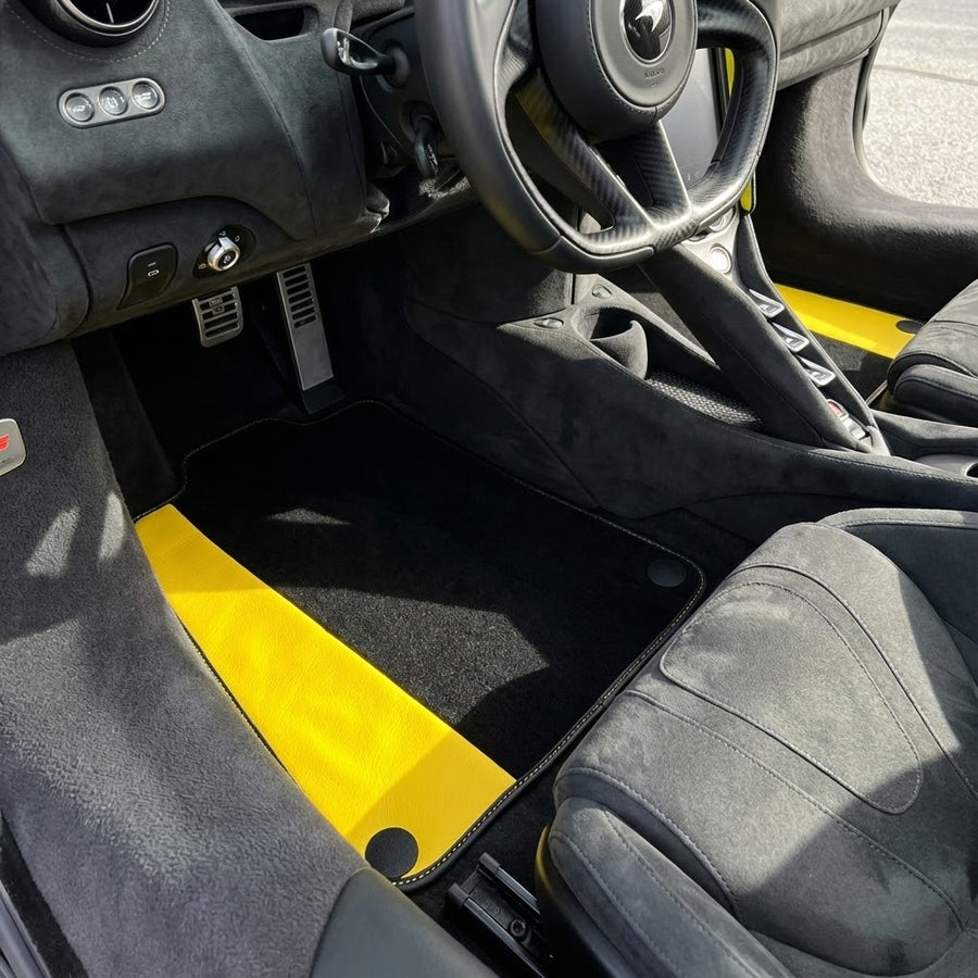 Alfombrillas de coche negras para McLaren 750S (2023-2025) con cuero amarillo