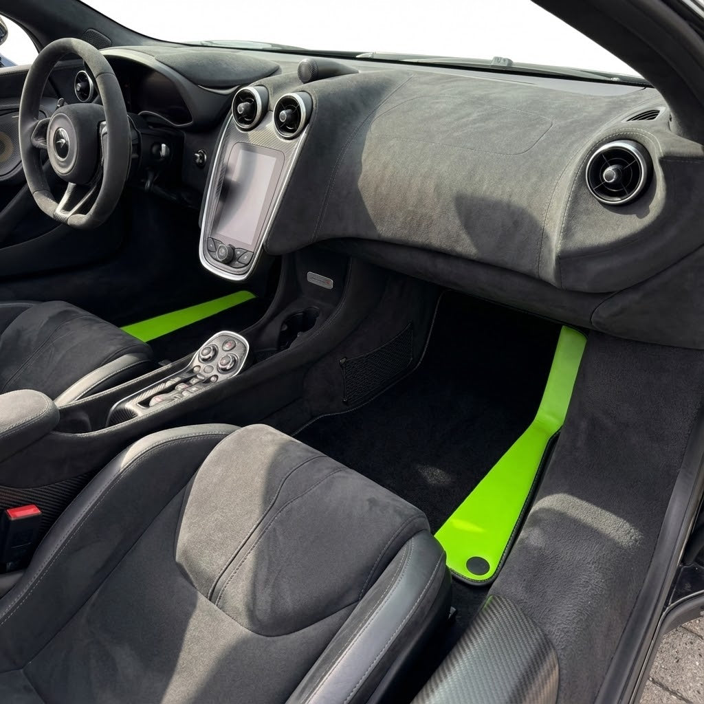 Tapis de voiture en cuir violet et noir pour McLaren 600 LT (2018-2020) | Bord noir - AutoWin