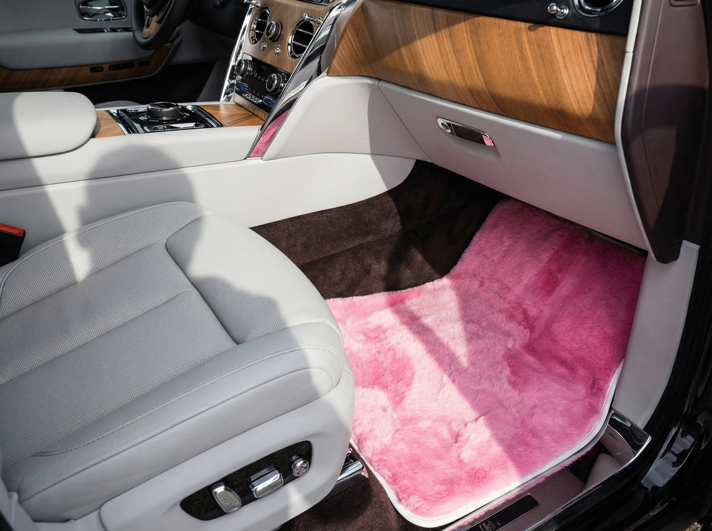 Tapis de voiture en peau de mouton rose pour Rolls Royce Cullinan RR31 2018-2025 Design Er56