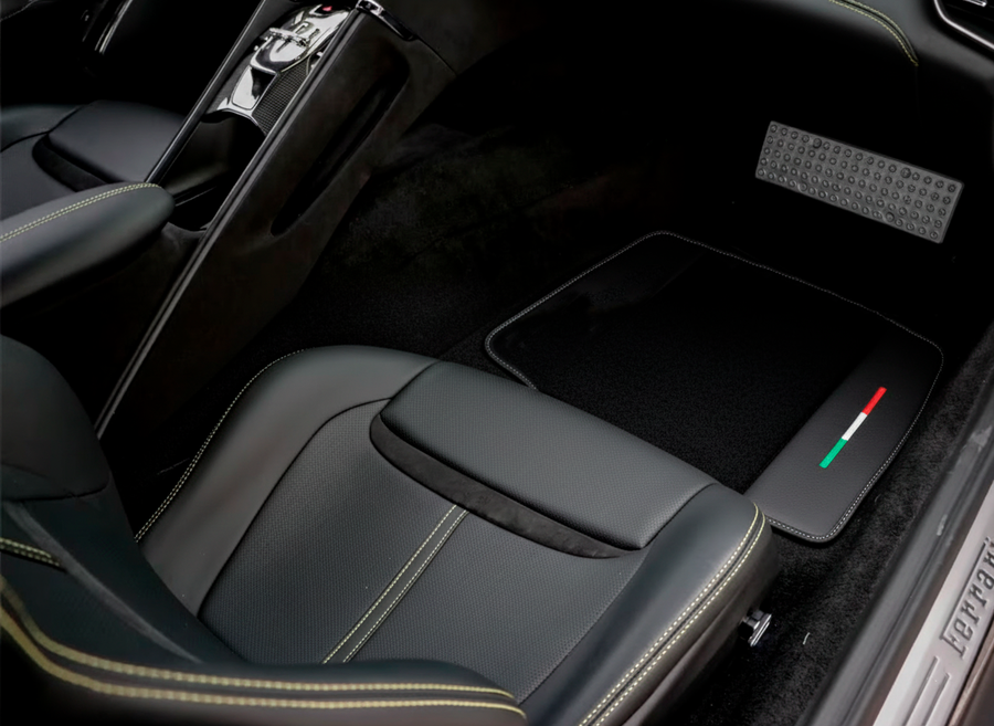 Tapis de voiture noirs pour Ferrari Roma (2021-2024) avec cuir