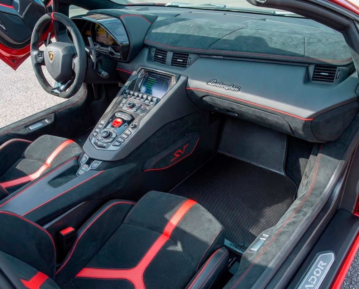 Tappetini per auto personalizzabili per Lamborghini Aventador SV Edizione Limitata in Pelle Carbonio