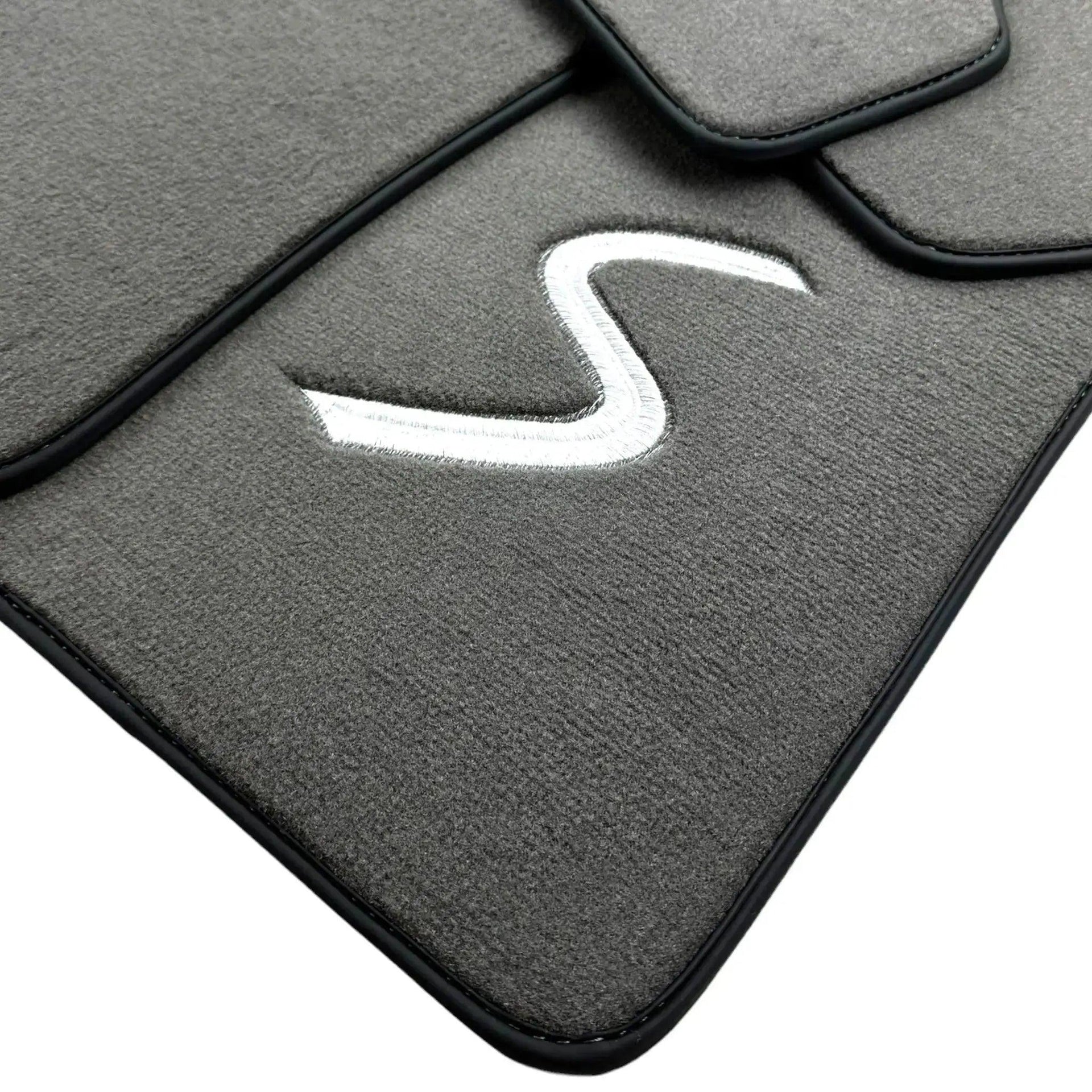 Grey Floor Mats for Mini Cooper/One R50 (2001-2007) - AutoWin