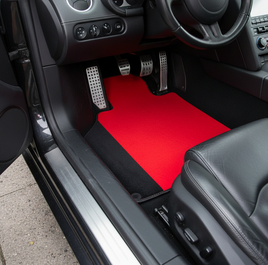 Maßgefertigte rote Fußmatten für Lamborghini Gallardo mit Alcantara-Leder