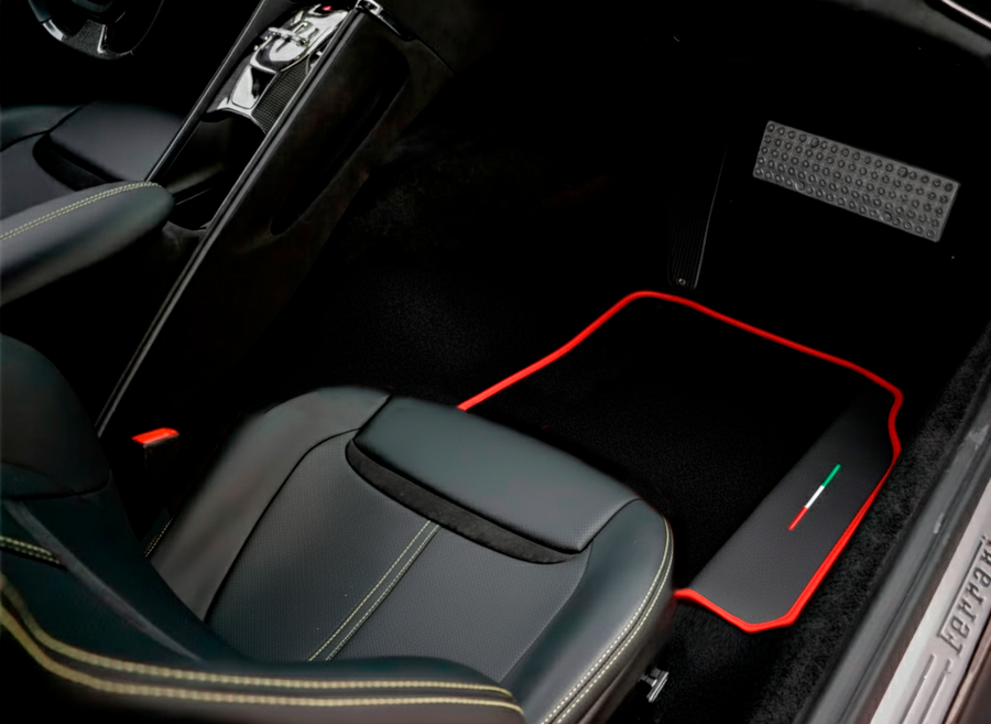 Tapis de voiture noirs pour Ferrari GTC4 Lusso (2016-2023)