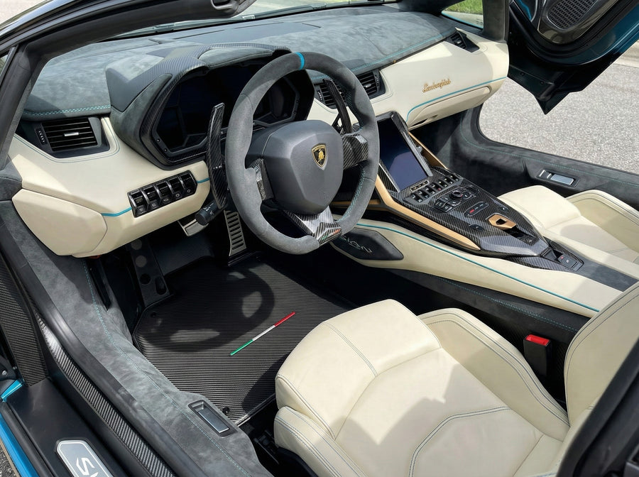 Tapis de voiture en fibre de carbone personnalisables pour Lamborghini Sian (2020-2022) | Édition Italienne