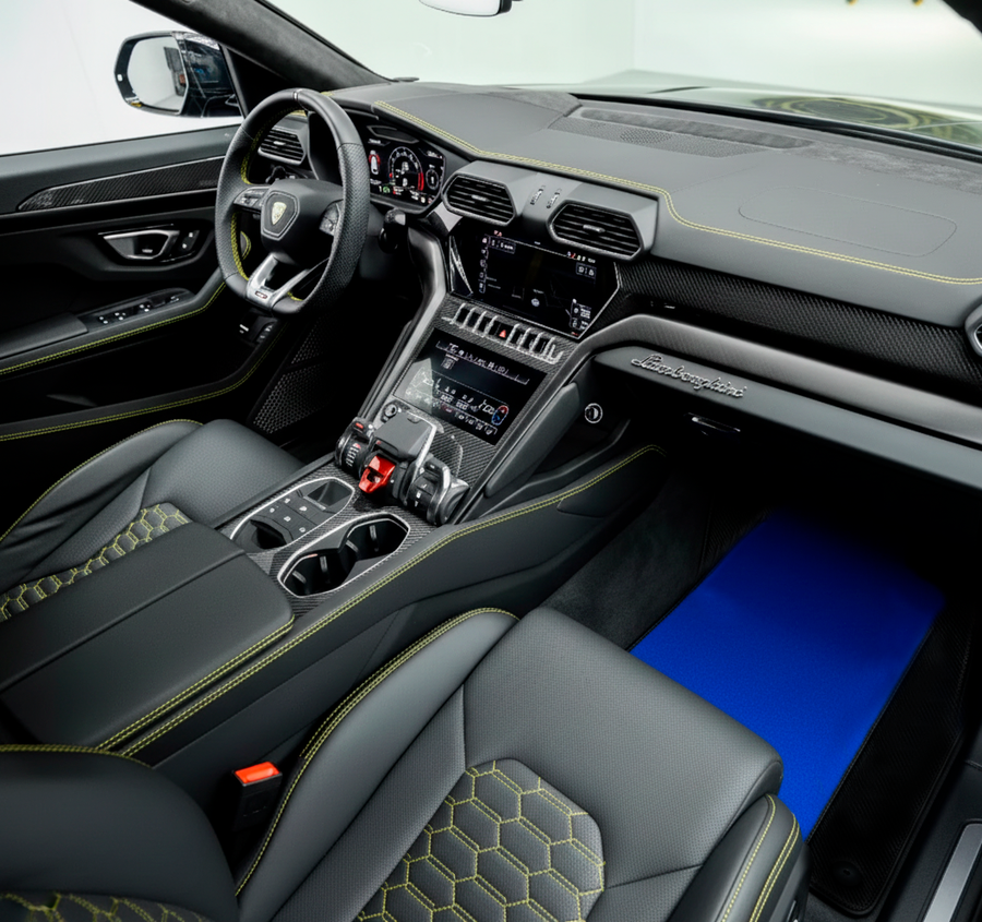 Maßgefertigte Blaue Autofußmatten Für Lamborghini Urus Mit Alcantara Leder