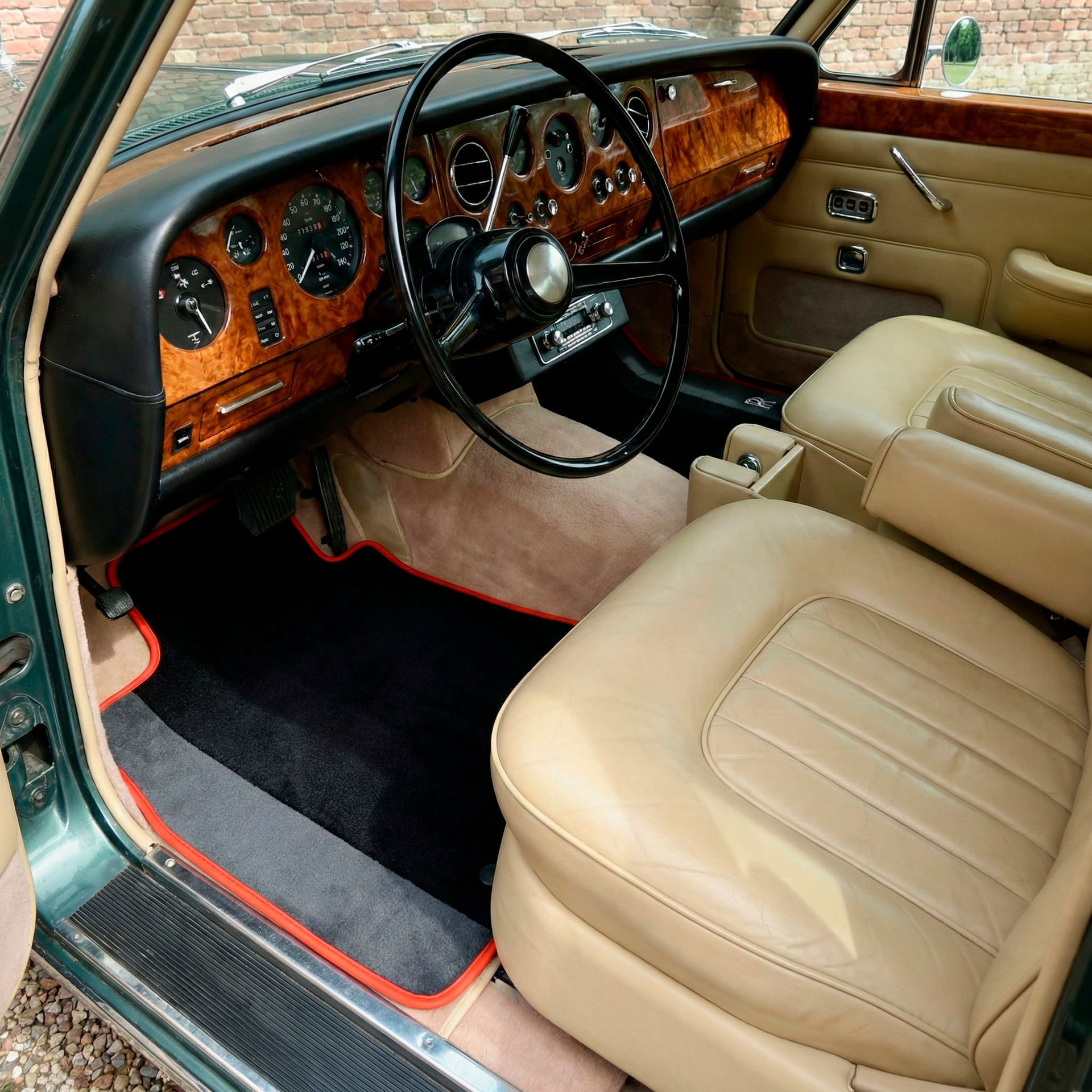 Tappetini per auto in pelle personalizzabili con motivo esagonale Raptor per Rolls Royce Shadow (1965-1977) - AutoWin