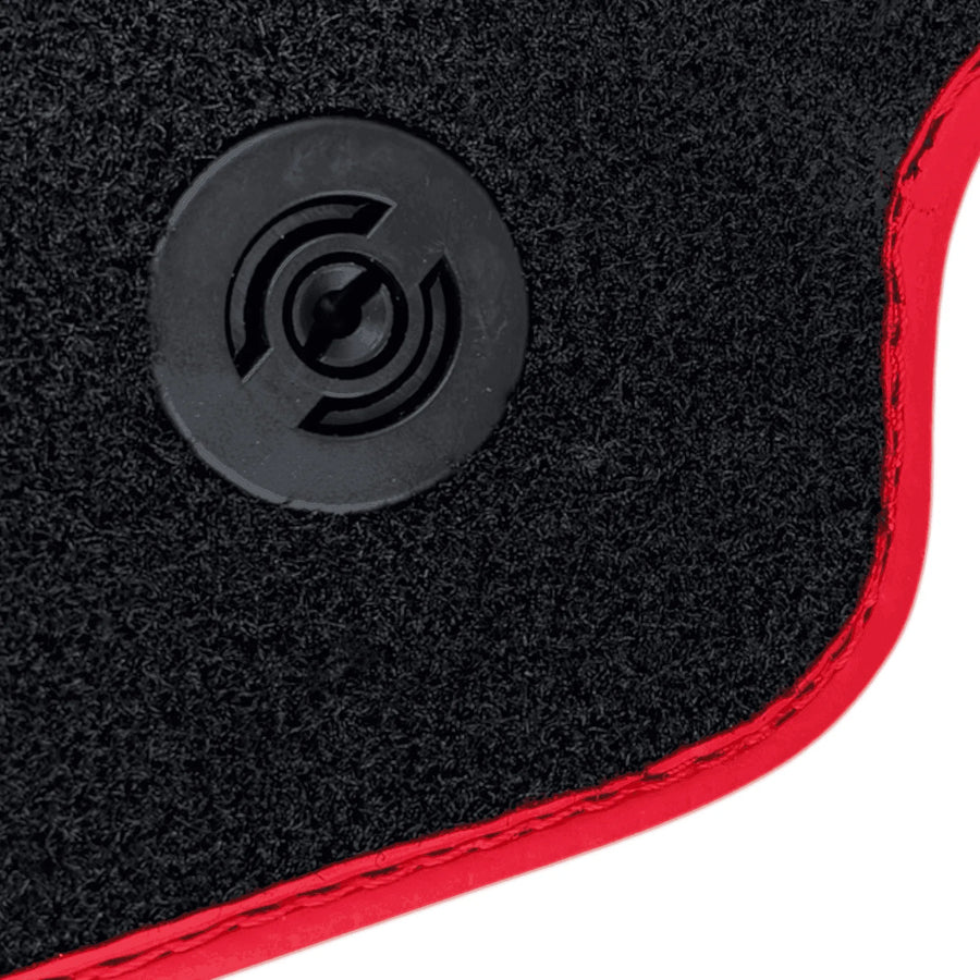 Tapis de sol en Alcantara noir pour Ferrari 488 GTB (2016-2022) avec accents en Alcantara rouge
