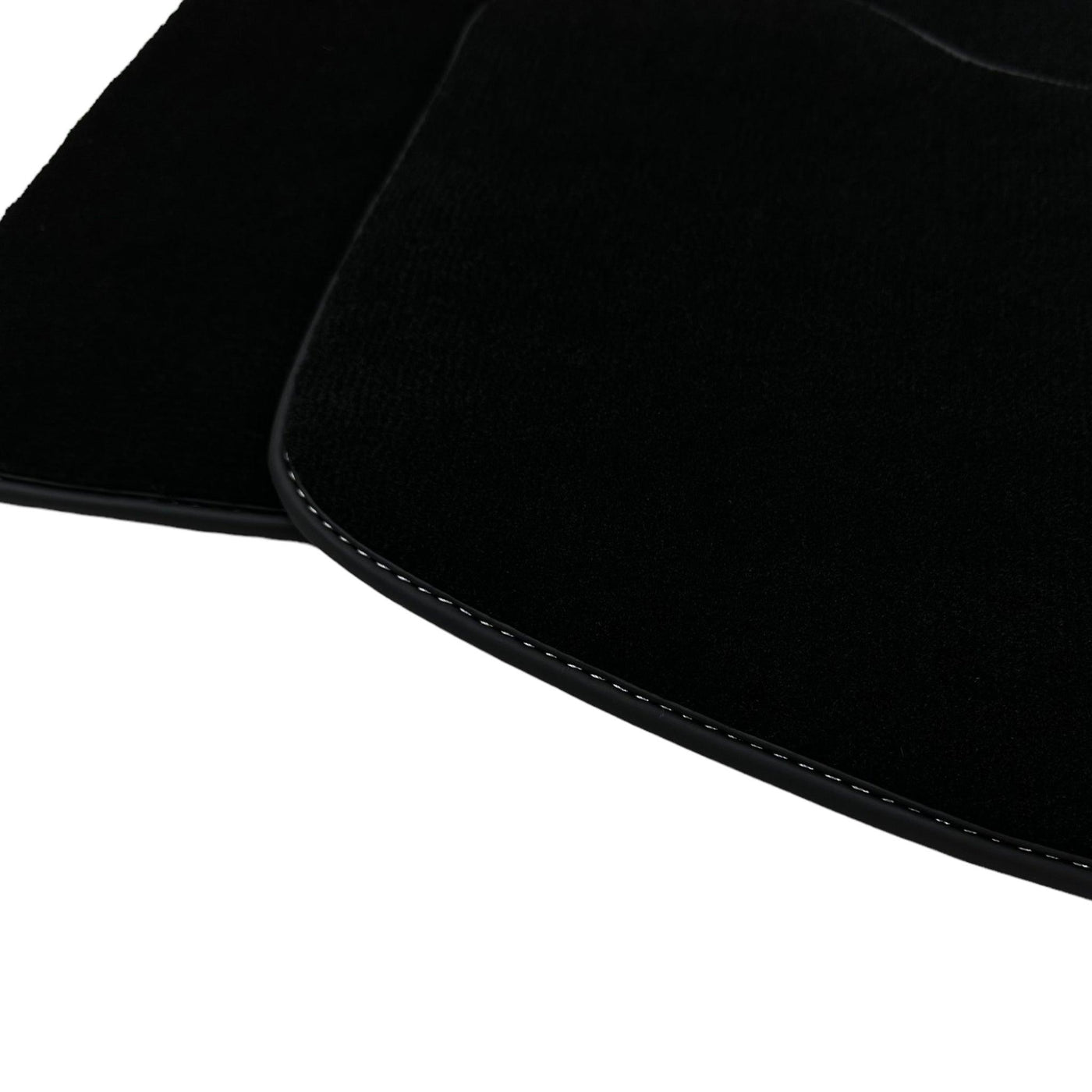 Black Floor Mats For Kia Sportage (2004-2010) - AutoWin