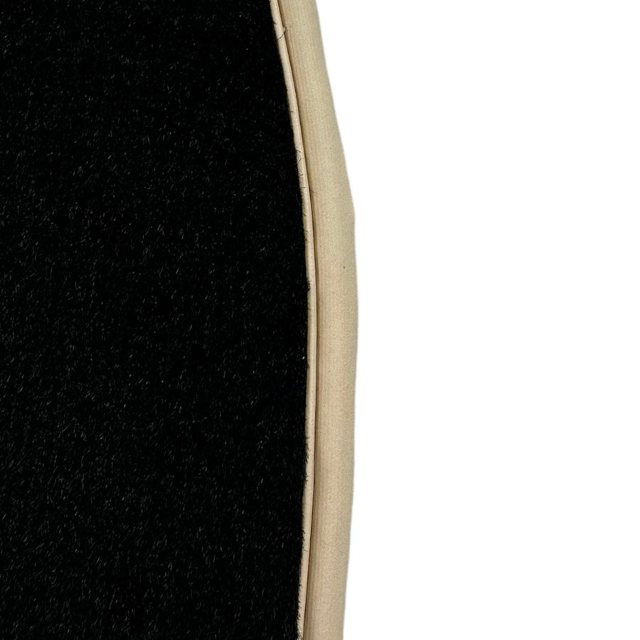 Black Floor Mats For Mitsubishi Pajero Sport (1996-2006) ER56 Design - AutoWin