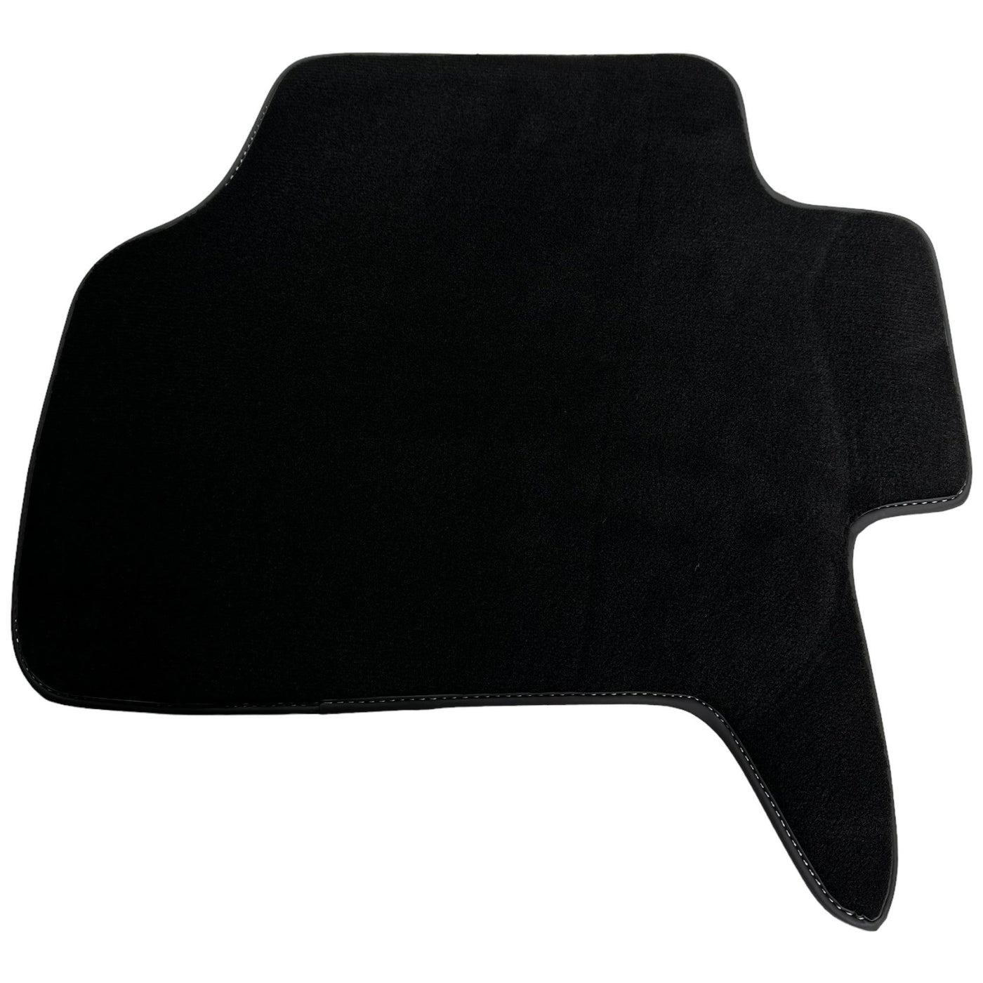 Black Floor Mats For Mitsubishi Pajero Sport (2009-2015) - AutoWin