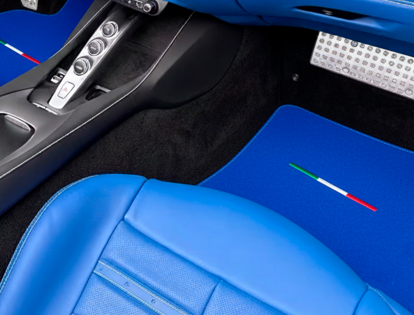 Blaue Fußmatten für Ferrari Portofino (2018–2023), italienische Ausgabe