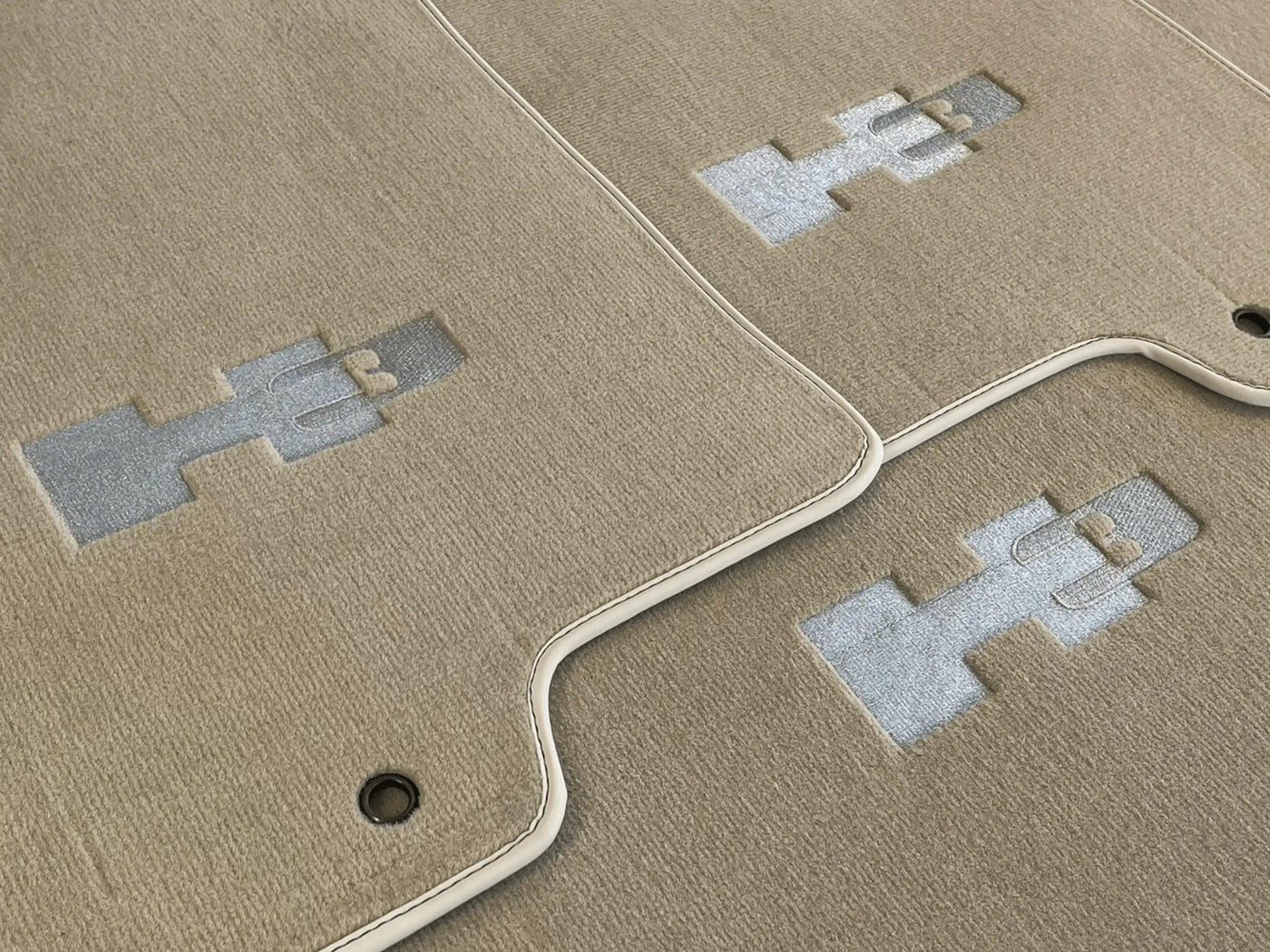Floor Mats For Hummer H3 2005-2010 Tailored Beige Carpets - AutoWin